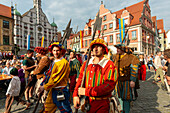 Stadtgarde auf dem Marktplatz, Fischertag in Memmingen, Unterallgäu, Allgäu, Bayern, Deutschland, Europa