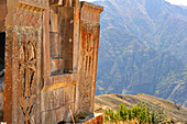  Chatschkare der St. Nechan-Kirche (Surp Nshan, 11. Jahrhundert) im Kloster Tsakhats Kar, in der Nähe von Jeghegnadsor, Provinz Wajoz Dsor, Armenien, Eurasien 