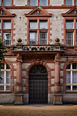 Ehemaligers Postgebäude in der Altstadt von Schwerin, Mecklenburg-Vorpommern, Deutschland, Europa