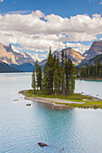  The famous Spirit Island in Maligne Lake, Jasper National Park, Alberta, Canada 