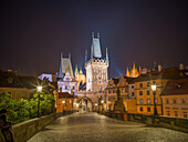 Auf der Karlsbrücke bei Nacht, Hradschin, Kleinseite, Prager Altstadt, Prag, Tschechische Republik, Europa