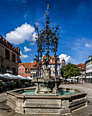 Gänseliesel-Brunnen am Marktplatz von Göttingen, Deutsche Märchenstraße, Niedersachsen, Deutschland