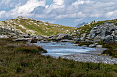 Wildbach im Nationalpark Hohe Tauern, Salzburg, Österreich