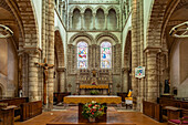 Innenraum der Kirche Notre-Dame in Bonneval, Centre-Val de Loire, Frankreich, Europa