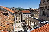 Blick auf den Innenhof Peristyl des Diokletianspalastes, Altstadt, Split, Dalmatien, Kroatien, Südosteuropa