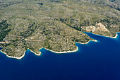 Luftaufnahme der Gegend um Milna, Westküste Insel Brac, Dalmatien, Kroatien, Südosteuropa