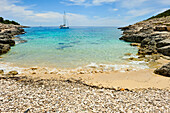 Kleiner Strand der Bucht Perna, Palmizana, St. Clement Insel, Hölleninseln (Pakleni), vor der Insel Hvar, Dalmatien, Kroatien, Südosteuropa