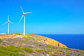  Windturbinen, Insel Sifnos, Kykladen, Griechenland  