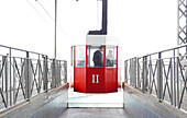 Gondelstation der Hafenseilbahn Transbordador Aeri del Port (Teleférico del puerto) zum Berg Montjuïc, Barcelona, Katalonien, Spanien