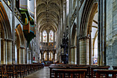 Innenraum der Kirche Église Saint-Pierre in Caen im Département Calvados in der Region Normandie in Frankreich