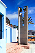  The port town of Valle Gran Rey on the Canary Island of Gomera in the midday sun. 