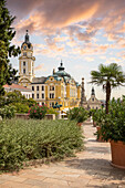  Széchenyi Square, central square with old historical buildings. In the middle of the Five Churches City of Pécs, Dél-Dunántúl, Hungary 