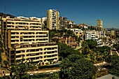 Blick auf Ferienunterkünfte in Torremolinos, Provinz Malaga, Costa del Sol, Andalusien, Spanien