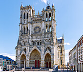  Cathédrale Notre-Dame with west facade and main portals at Place Notre-Dame in Amiens in the Somme department in the Hauts-de-France region in France 