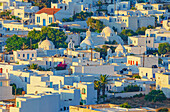 Blick auf das Dorf Chora, Insel Folegandros, Kykladen, Griechenland