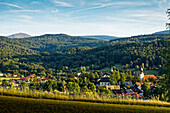 Sosnowka, Sniezka, Schneekoppe im Hintergrund, Karpacz, Niederschlesien, Polen