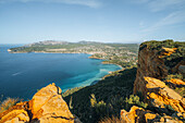  View from Cap Canaille to Cassis and the Calanques National Park, Provence-Alpes-Côte d&#39;Azur, France 