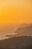  View from Cap Canaille to the Calanques National Park at sunset, Provence-Alpes-Côte d&#39;Azur, France 