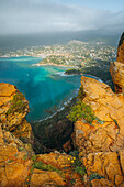 Blick vom Cap Canaille auf Cassis und den Calanques Nationalpark, Provence-Alpes-Côte d'Azur, Frankreich