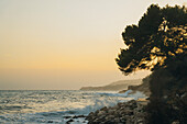 Sonnenuntergang am Plage de l'Arène von Cassis, Provence, Frankreich