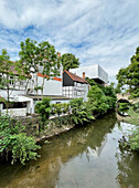 Alte und neue Häuser am Fluss Hase in der Altstadt, Osnabrück, Niedersachsen, Deutschland, Europa