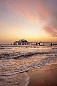  View of the Mikado Teahouse on the Seeschloesschenbruecke in Timmendorfer Strand, Baltic Sea, Ostholstein, Schleswig-Holstein, Germany 