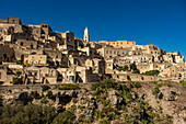  Blick auf die Sassi di Matera, das historische Zentrum von Matera, Basilikata, Italien. 