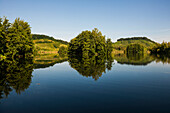 malerischer See, Biodiversum Camille Gira, Centre d'accueil Haff Réimech, bei Schengen, Mosel, Luxemburg, Luxembourg