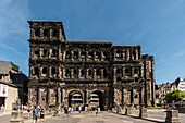  Porta Nigra, Roman city gate, UNESCO World Heritage Site, Trier, Mosel, Rhineland-Palatinate, Germany 