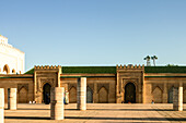 Kulturelle Sehenswürdigkeit, der Hassan-Turm in Rabat, Marokko, in der Abendsonne.