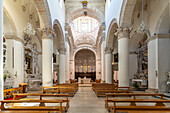 Innenraum der Kirche Chiesa di San Domenico in Monopoli, Apulien, Italien, Europa