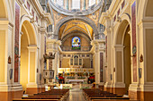 Innenraum der Kirche Chiesa Parrocchiale della Trasfigurazione di Nostro Signore Gesú Cristo in Taurisano, Apulien, Italien, Europa