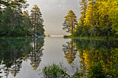  September morning at Eibsee, Grainau, Upper Bavaria, Bavaria, Germany 