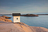 Leuchtfeuer an der Küste bei Lysekil, Bohuslän, Schweden