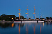 Passat-Schiff bei Nacht, Travemünde, Hansestadt Lübeck, Schleswig-Holstein, Deutschland