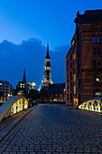  View from the Pickhuben Bridge to St. Katharinen Church, Speicherstadt, Hanseatic City of Hamburg, Germany 