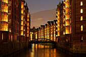  View of the Wandrahmsfleet in the evening, Speicherstadt, Hanseatic City of Hamburg, Germany 