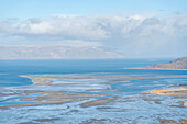 Norwegen, Finnmark, Varangerhalvøya, Tanamunningen Naturreservat, Aussicht auf Küstenlandschaft