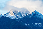 Norwegen, Skjervøy, Berge schneebedeckt