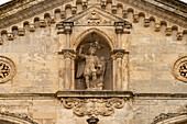  Archangel Michael sculpture at the Roman Catholic pilgrimage church of San Michele Arcangelo, UNESCO World Heritage Site in Monte Sant&#39;Angelo, Gargano, Apulia, Italy, Europe 