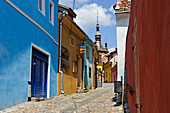 Uhrturm, Gasse in die Altstadt, Sighisoara, Siebenbürgen, Rumänien, Osteuropa