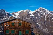 Edelweißhütte an der Großglocknerstraße, mit Blick zum Großglockner, Hohe Tauern, Fusch, Ostalpen, Land Salzburg, Österreich