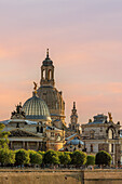 Historische Skyline von Dresden im Sonnenuntergang, Sachsen, Deutschlabd