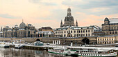 Historische Skyline von Dresden im Winter, Sachsen, Deutschland