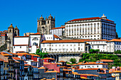  View of Porto here the district Cais da Ribeira, Portugal 