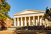  Second Bank of the United States (US) in the Historic Waterfront District in Philadelphia, Pennsylvania, USA 