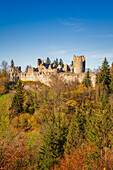  View of the castle ruins Hohenfreyberg in the Ostallgäu near Pfronten in autumn, Bavaria, Germany, Europe 