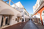 Boutiquen in den Gassen von Capri, Capri, Golf von Neapel, Italien