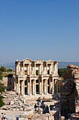  Ruinen der Celsus-Bibliothek in der antiken Stadt Ephesus, einer UNESCO-Welterbestätte. Archäologische Stätte Ephesus, Provinz Izmir, Türkei. 