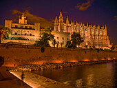  Royal Palace of La Almudaina and Cathedral of Palma de Mallorca at night, Palma de Mallorca, Mallorca, Balearic Islands, Mediterranean Sea, Spain 